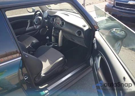 2005 Mini Cooper S from USA, damaged, VIN WMWRE33495TD97402